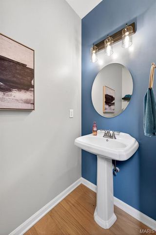 564 Oakwood Drive, Fenton, MO 63026