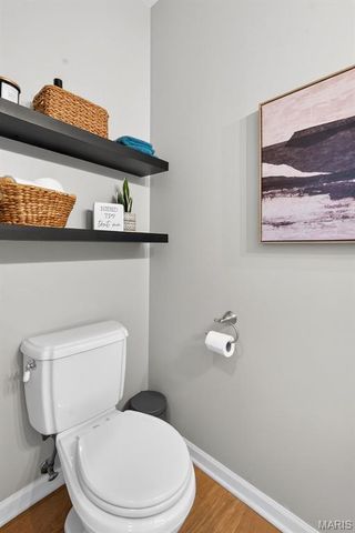 564 Oakwood Drive, Fenton, MO 63026