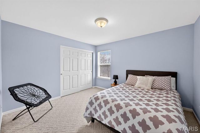 564 Oakwood Drive, Fenton, MO 63026