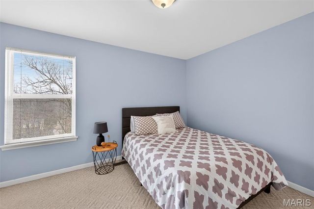 564 Oakwood Drive, Fenton, MO 63026