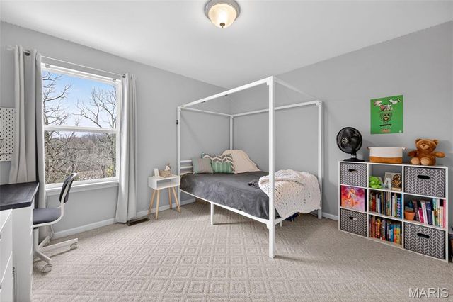 564 Oakwood Drive, Fenton, MO 63026