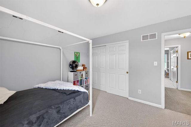 564 Oakwood Drive, Fenton, MO 63026