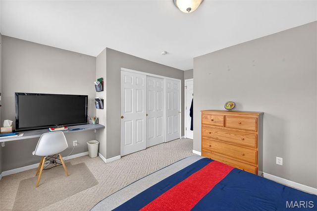 564 Oakwood Drive, Fenton, MO 63026