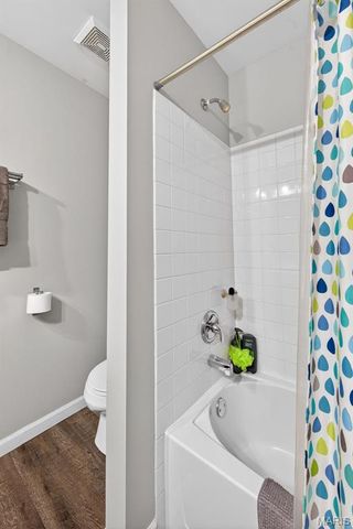 564 Oakwood Drive, Fenton, MO 63026