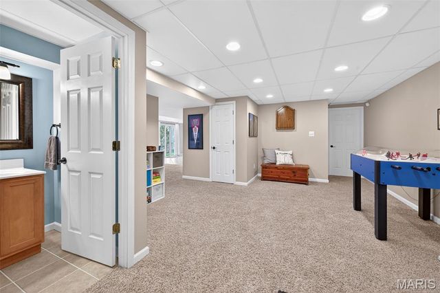 564 Oakwood Drive, Fenton, MO 63026