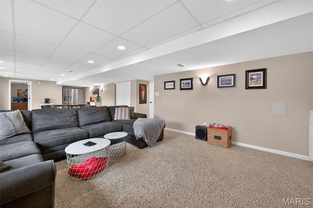 564 Oakwood Drive, Fenton, MO 63026