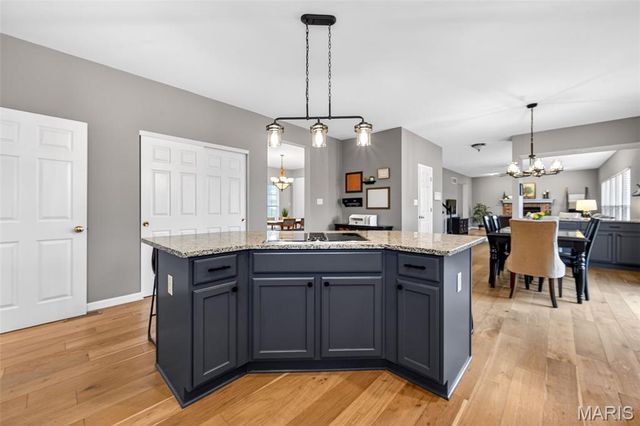 564 Oakwood Drive, Fenton, MO 63026