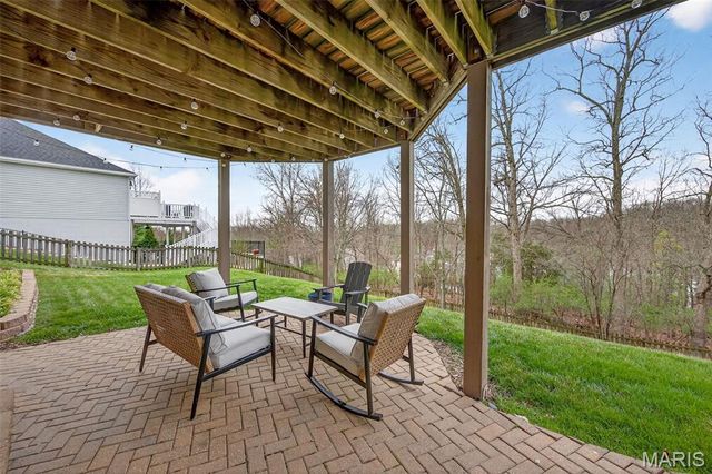 564 Oakwood Drive, Fenton, MO 63026