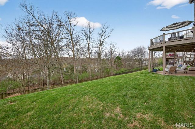 564 Oakwood Drive, Fenton, MO 63026