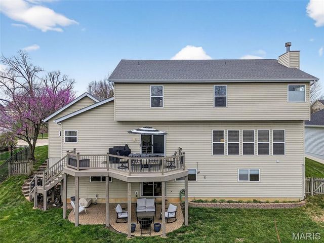 564 Oakwood Drive, Fenton, MO 63026
