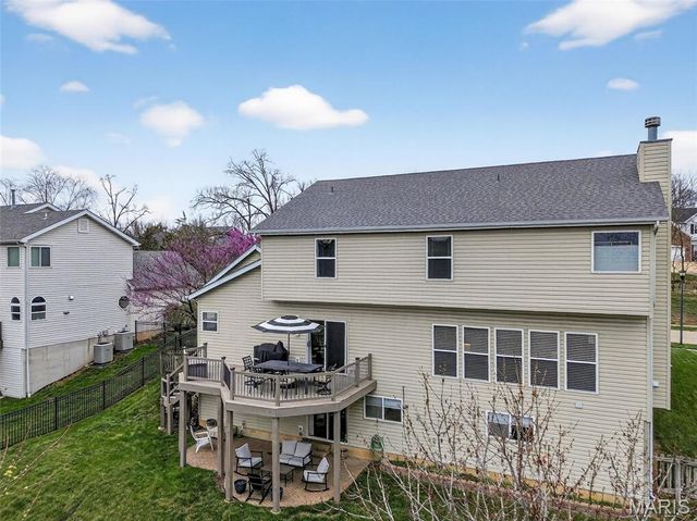 564 Oakwood Drive, Fenton, MO 63026