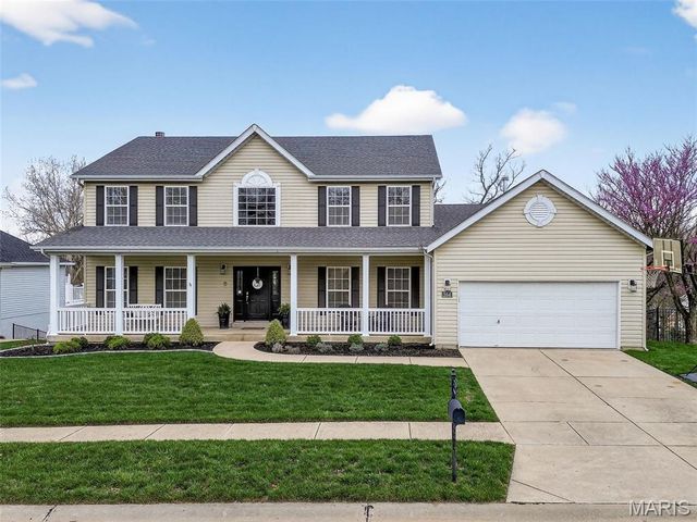 564 Oakwood Drive, Fenton, MO 63026