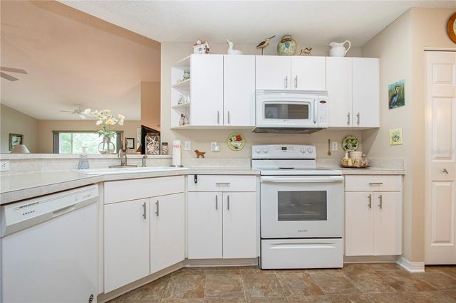 702 STAFFORDSHIRE LANE 22, Sun City Center, FL 33573