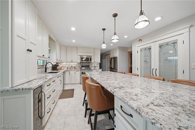3530 Lamb Circle NW, North Canton, OH 44720