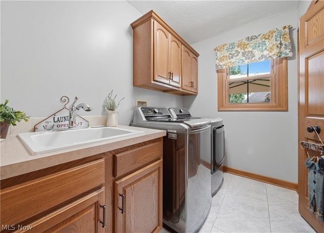 3530 Lamb Circle NW, North Canton, OH 44720