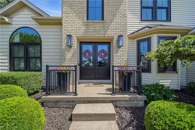 3530 Lamb Circle NW, North Canton, OH 44720
