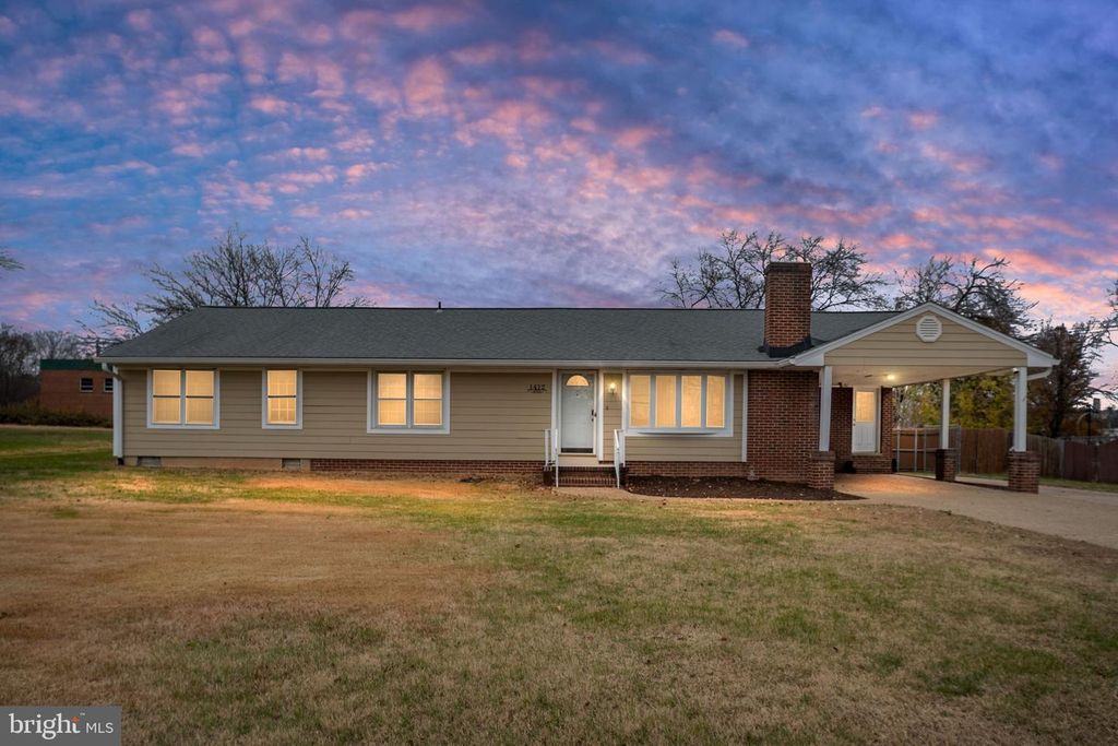 1412 DEVILS REACH RD, Woodbridge, VA 22192