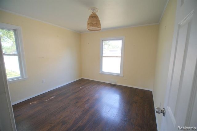 26225 Annapolis Street, Dearborn Heights, MI 48125