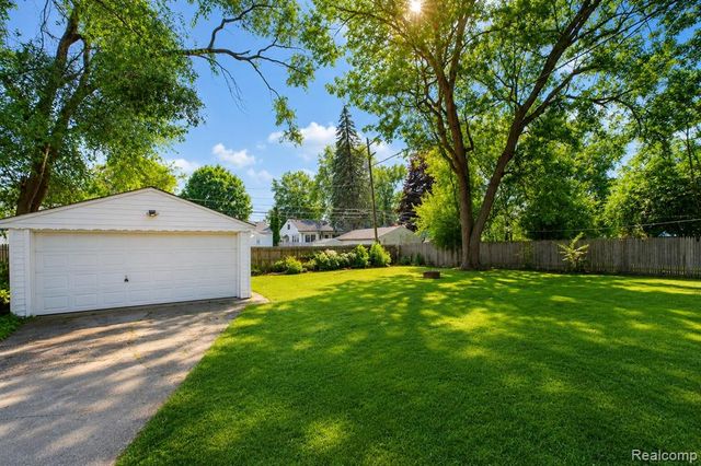 26225 Annapolis Street, Dearborn Heights, MI 48125
