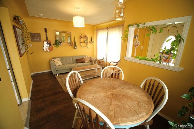26225 Annapolis Street, Dearborn Heights, MI 48125
