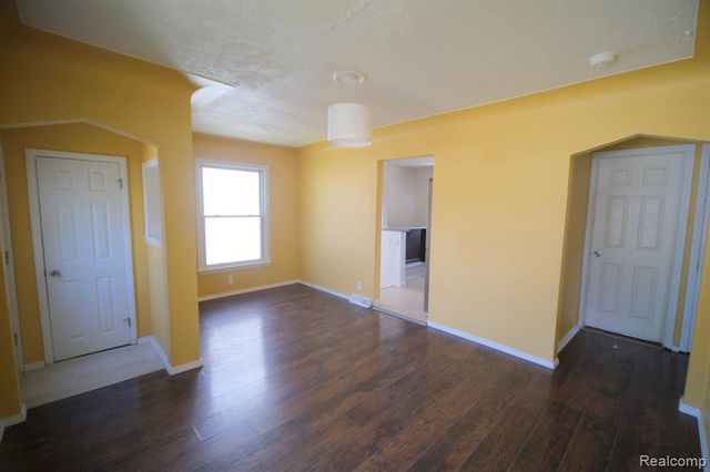 26225 Annapolis Street, Dearborn Heights, MI 48125