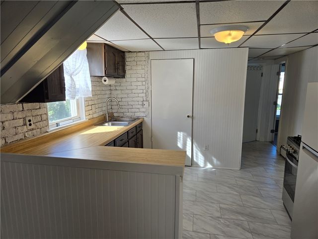 392 Benefit Street 2nd floor, Pawtucket, RI 02861
