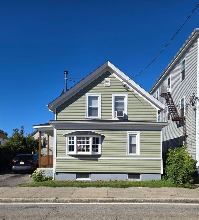 392 Benefit Street 2nd floor, Pawtucket, RI 02861