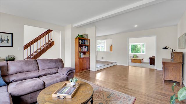 29 Country Downs Circle, Perinton, NY 14450