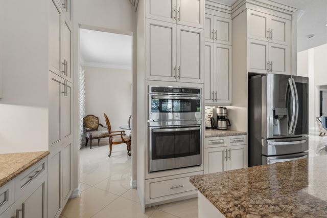 7727 Maywood Crest Drive, Palm Beach Gardens, FL 33412