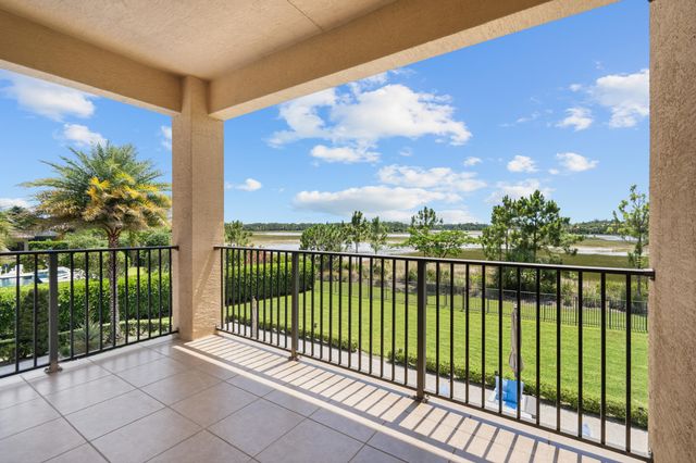 7727 Maywood Crest Drive, Palm Beach Gardens, FL 33412