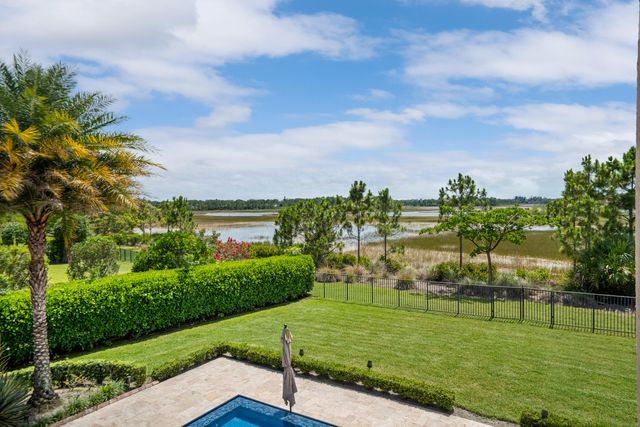 7727 Maywood Crest Drive, Palm Beach Gardens, FL 33412