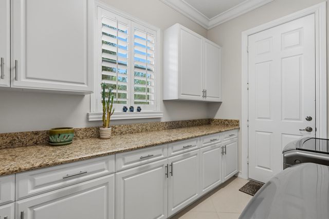 7727 Maywood Crest Drive, Palm Beach Gardens, FL 33412