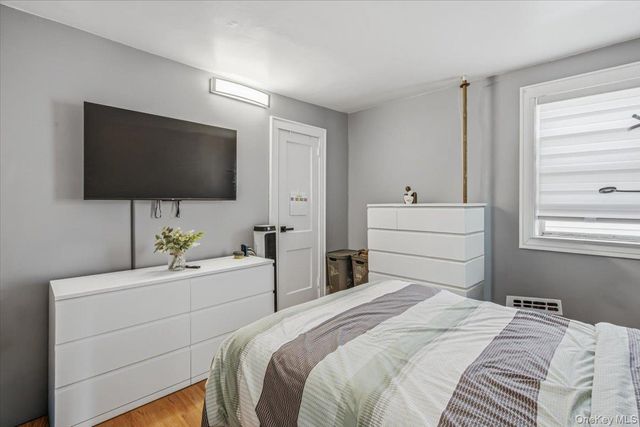 94-26 210th Street, Queens Village, NY 11428