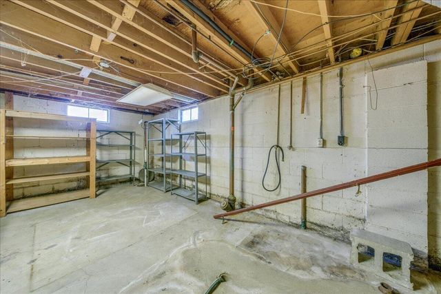 913 Roosevelt Court, Newark, OH 43055