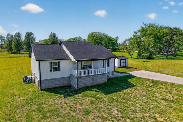 8664 Old Kentucky Rd, Sparta, TN 38583