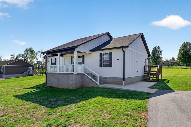 8664 Old Kentucky Rd, Sparta, TN 38583