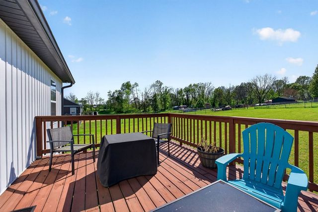 8664 Old Kentucky Rd, Sparta, TN 38583