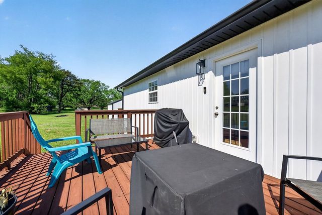 8664 Old Kentucky Rd, Sparta, TN 38583