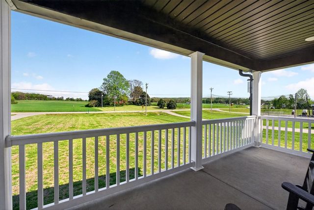 8664 Old Kentucky Rd, Sparta, TN 38583