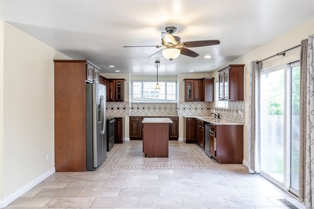 16927 121st Avenue E, Puyallup, WA 98374