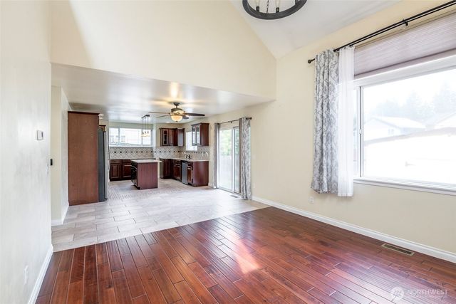 16927 121st Avenue E, Puyallup, WA 98374