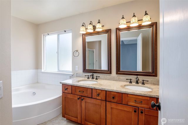 16927 121st Avenue E, Puyallup, WA 98374