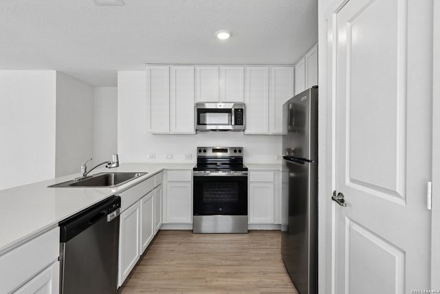 5750 Repeating Way, Von Ormy, TX 78073
