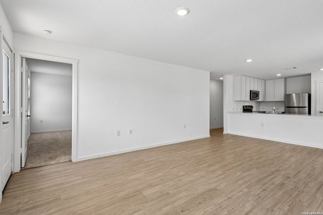 5750 Repeating Way, Von Ormy, TX 78073