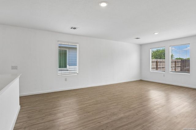 5750 Repeating Way, Von Ormy, TX 78073