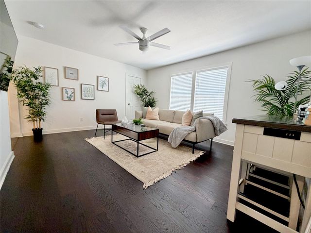 218 W 15th Street N, Houston, TX 77008