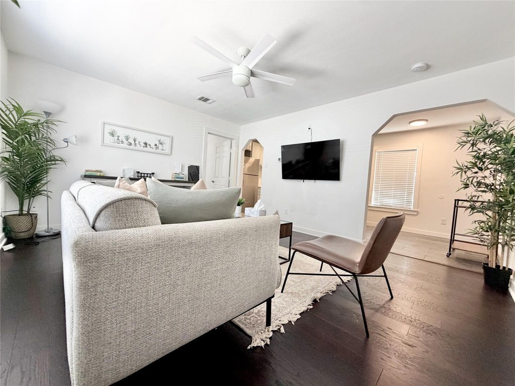 218 W 15th Street N, Houston, TX 77008