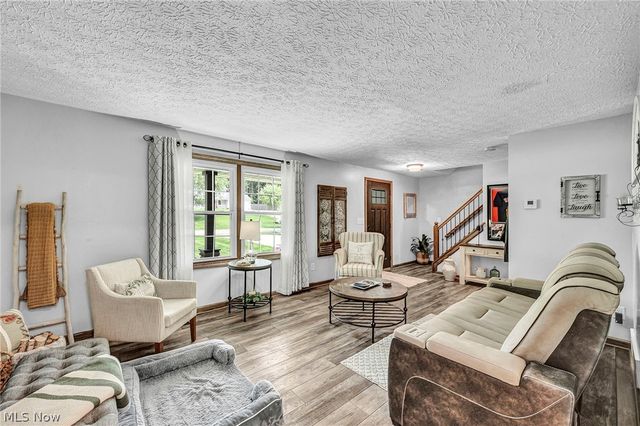 2322 Westport Drive, Akron, OH 44312