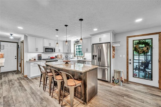 2322 Westport Drive, Akron, OH 44312