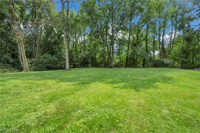 2322 Westport Drive, Akron, OH 44312